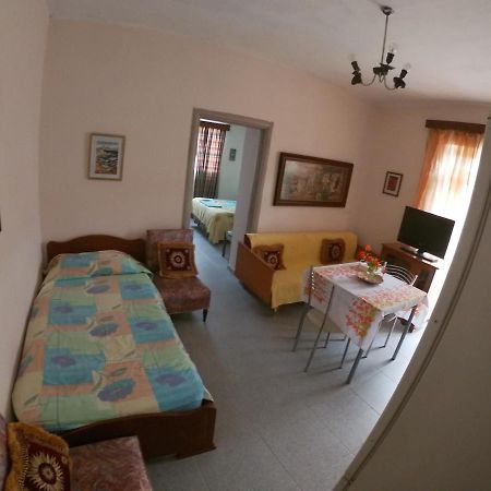 Central Condos Sarandë 外观 照片